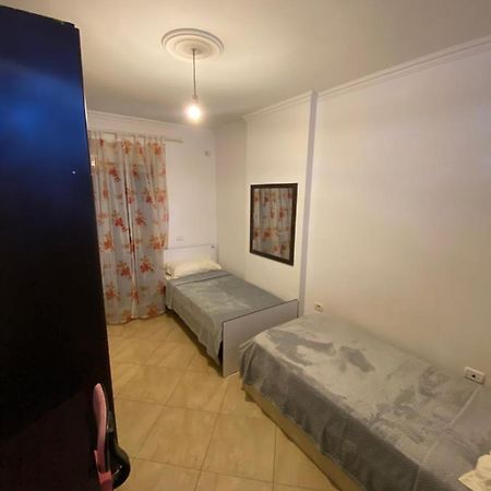Chlo Apartment 3 Tirana Bagian luar foto