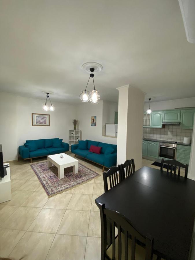 Chlo Apartment 3 Tirana Bagian luar foto