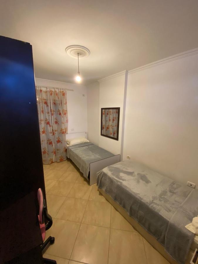 Chlo Apartment 3 Tirana Bagian luar foto