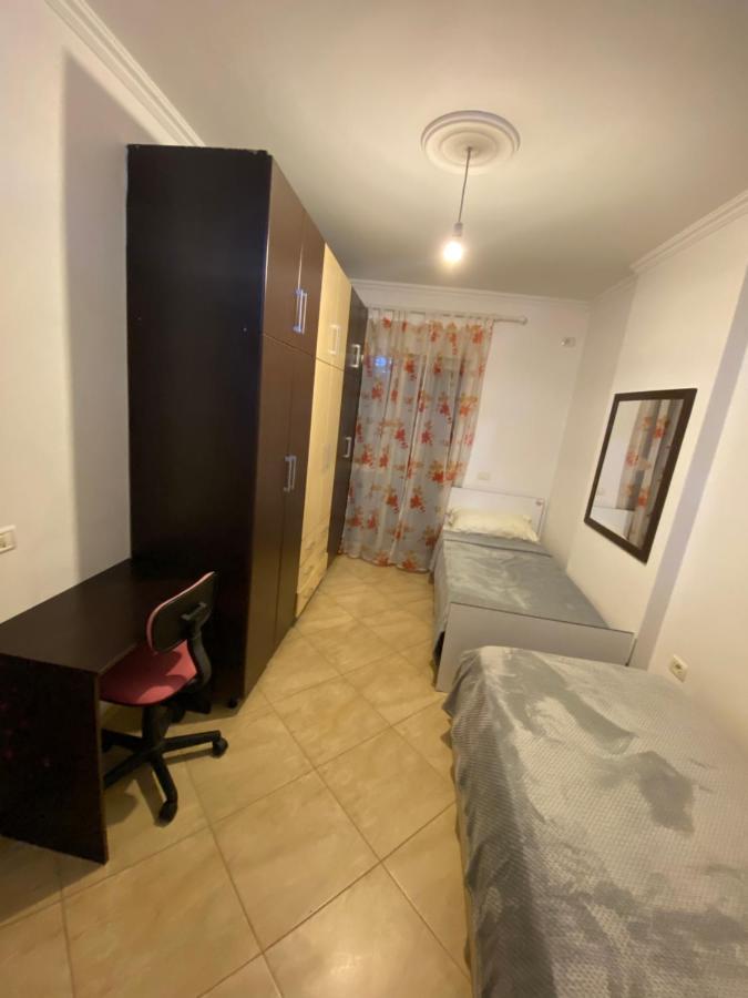 Chlo Apartment 3 Tirana Bagian luar foto