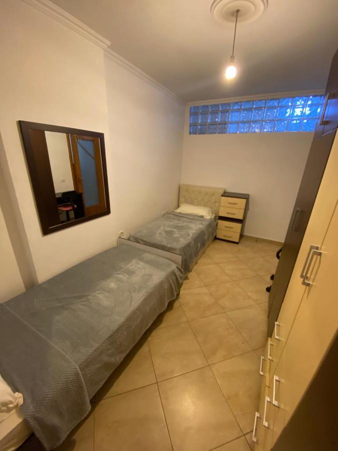 Chlo Apartment 3 Tirana Bagian luar foto